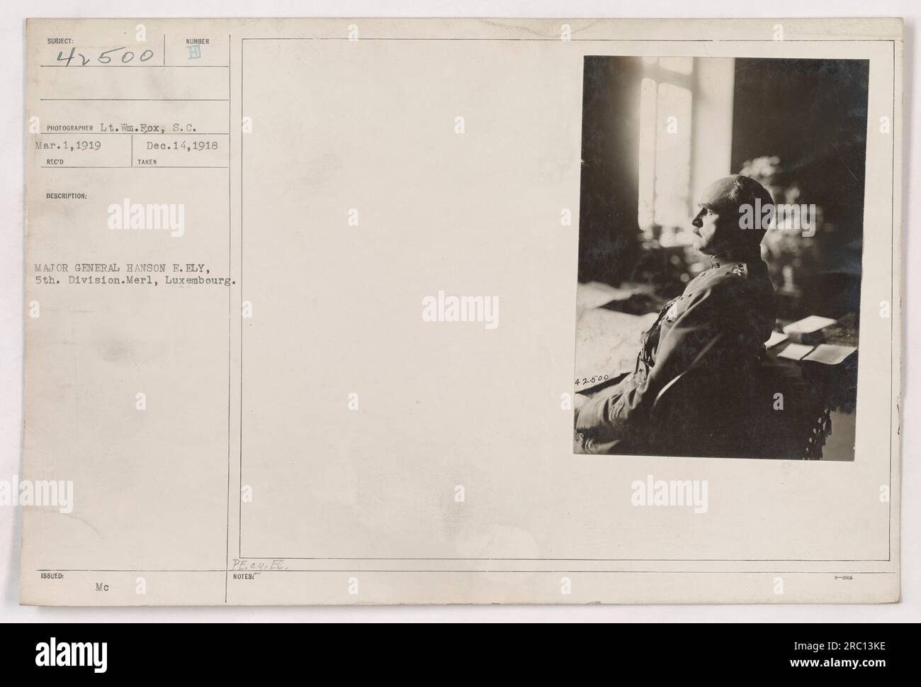 Dieses Foto zeigt Major General Hanson F. Ely von der 5. Division im Ersten Weltkrieg Das Foto wurde am 1. März 1919 in Merl, Luxemburg, von Lieutenant W. Fox aufgenommen. Das Bild hat die Nummer 41500 und wurde am 14. Dezember 1918 offiziell beschrieben. Weitere Hinweise weisen auf den Erhalt dieses Bilds mit der entsprechenden Nummer 42600 hin. Stockfoto