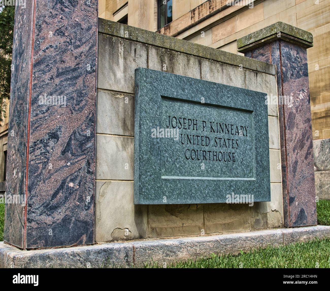 Das Joseph P. Kinneary United States Courthouse ist ein Bundesgericht in Columbus, Ohio, im Stadtzentrum des Civic Center der Stadt. Früher war es bekannt Stockfoto