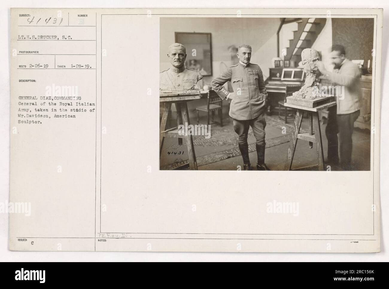 Leutnant H.S. Drucker, S.C., Fotograf, nimmt ein Porträt von General Diaz, dem kommandierenden General der Royal Italian Army, im Studio von Mr. Davidson, einem amerikanischen Bildhauer, auf. Das Foto wurde am 28. Januar 1919 aufgenommen und ist in der Sammlung häufig als 111-SC-41431 gekennzeichnet. Stockfoto