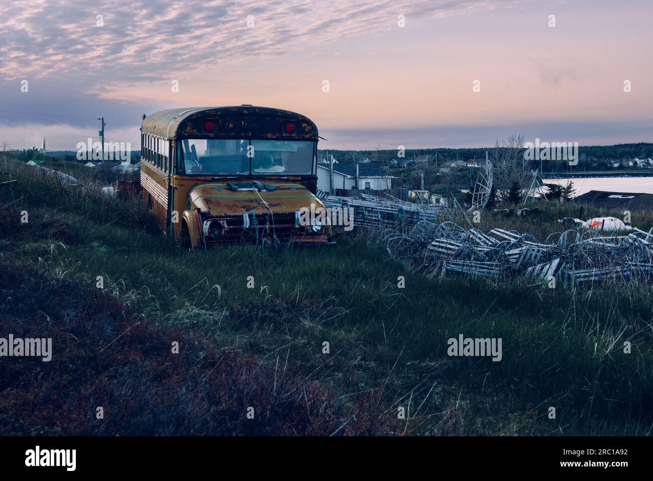 Ein verlassener Schulbus, Little Catalina, Bonavista Halbinsel, Neufundland, Kanada Stockfoto