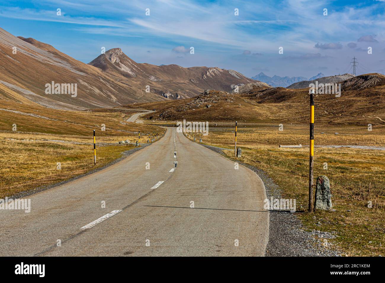 Landschaft im Herbst auf dem Albula Pass, Gipfeltreffen 2312 m, Berguen Filius, Kanton Graubuenden, Schweiz Stockfoto
