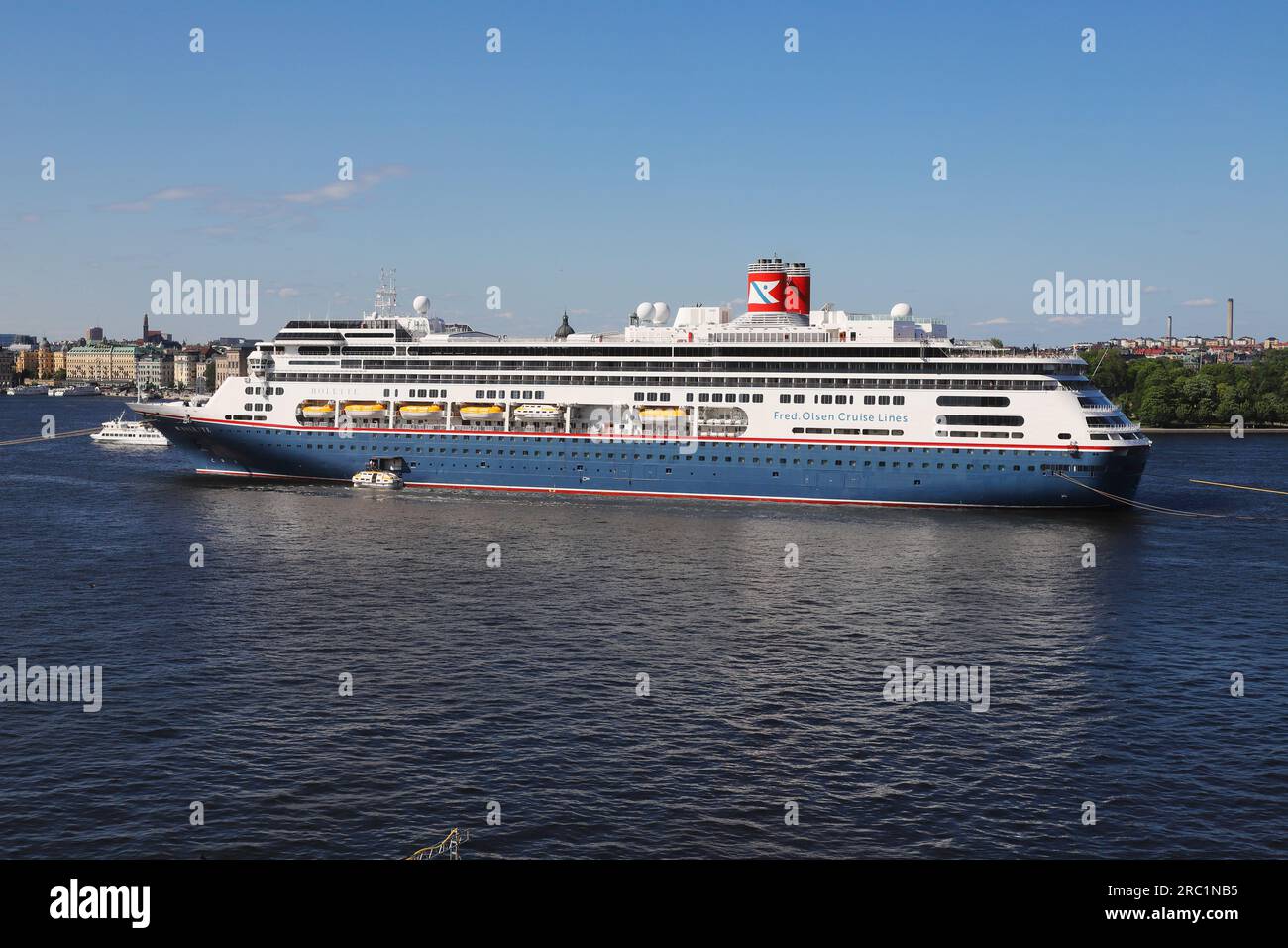Stockholm, Schweden - 11. Juli 2023: Das Kreuzfahrtschiff Bolette in Betrieb vor den Fred Olsen Cruise Lines, die Stockholm besuchen. Stockfoto