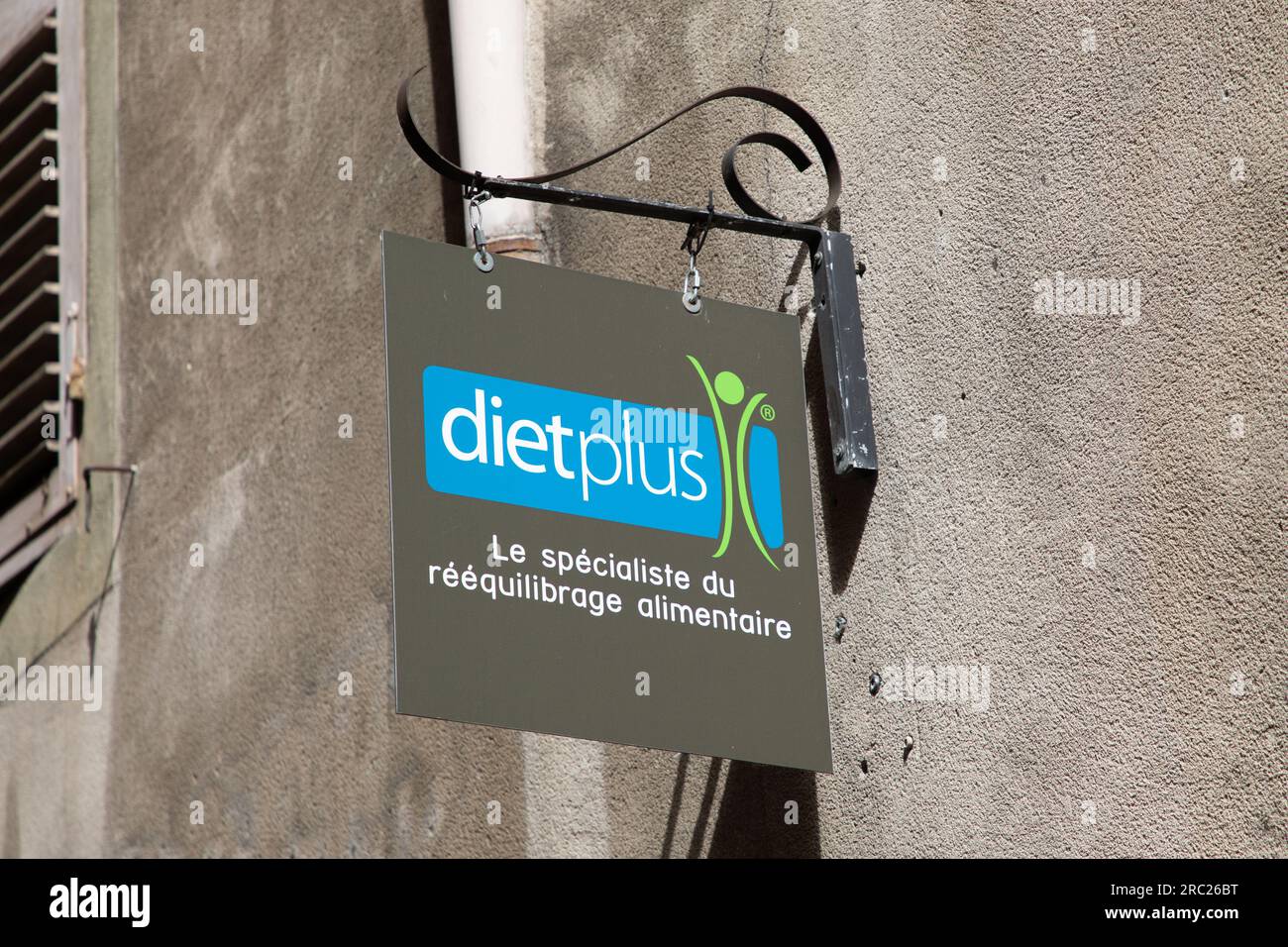 Bordeaux , Frankreich - 07 10 2023 : Dietplus Shop Textschild und Logo Markenfassade Eingangsladen helfen, einen gesunden Lebensstil in der Lebensmittelbehörde Diät pl Stockfoto