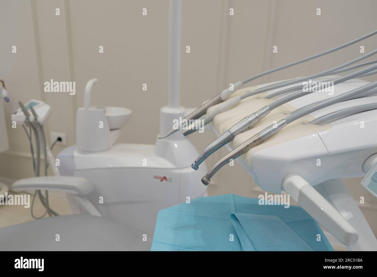 Die Arbeitsausrüstung in der Zahnarztpraxis Stockfoto