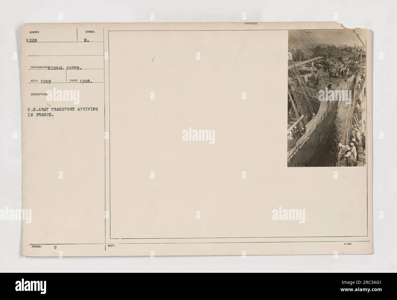 DER TRANSPORT DER US-Armee kommt während des Ersten Weltkriegs nach Frankreich. Dieses Foto mit der Nummer 1228 wurde 1919 vom Signalkorps aufgenommen. Die Transporteinheit spielte eine entscheidende Rolle beim Transport von Truppen und Vorräten über den Atlantik während des Krieges. Stockfoto
