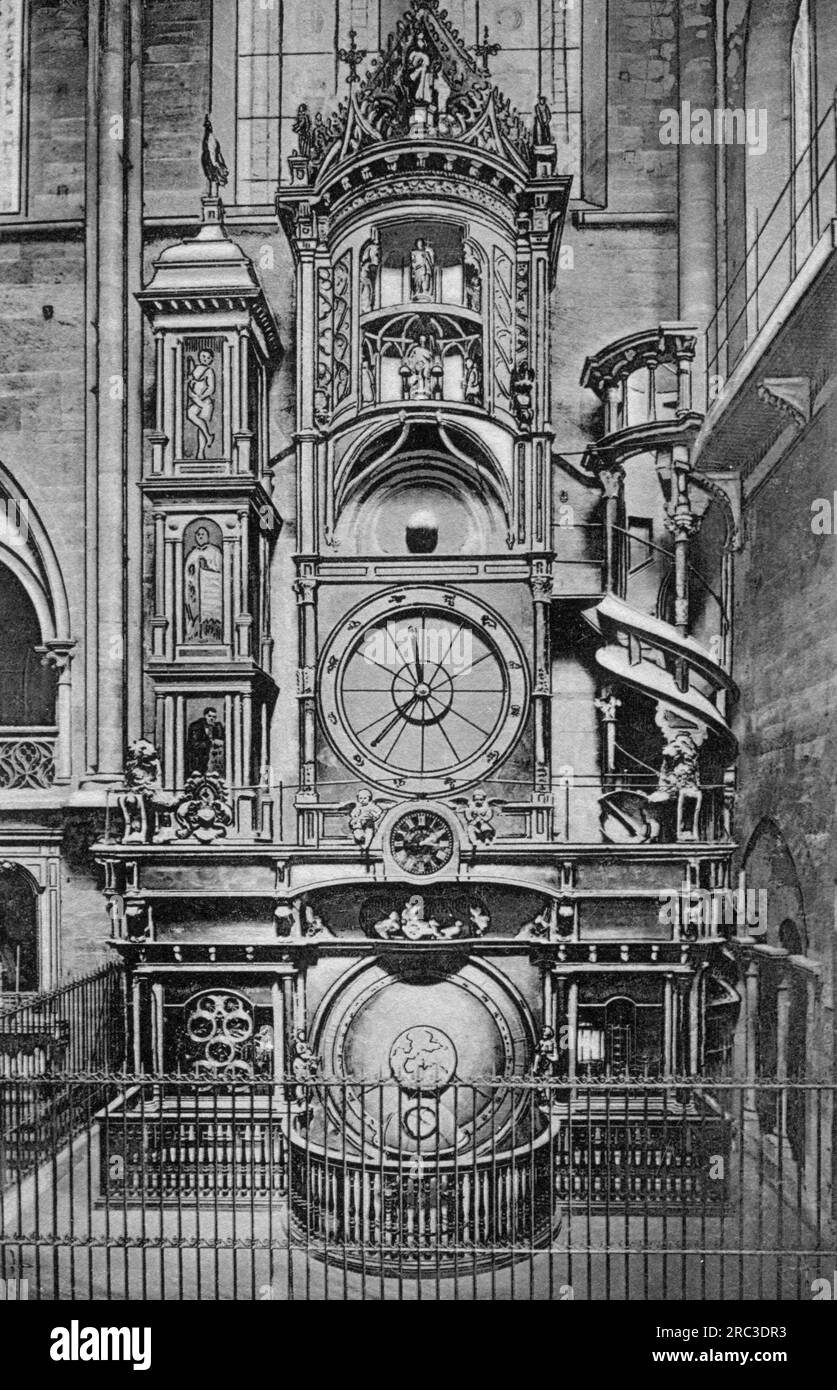 Uhr, Kirchen-/Turmuhr, astronomische Uhr, hergestellt 1574, nach dem Design von Conrad Dasypodius, MUSS DAS URHEBERRECHT DES KÜNSTLERS NICHT FREIGEGEBEN WERDEN Stockfoto