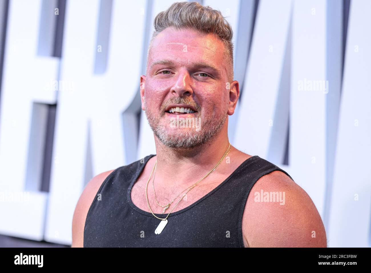 Hollywood, Usa. 11. Juli 2023. HOLLYWOOD, LOS ANGELES, KALIFORNIEN, USA - JULI 11: Amerikanischer Sportanalyst, ehemaliger professioneller Wrestling Color Commentator, professioneller Wrestler und ehemaliger Fußballpunter und Kickoff-Spezialist Pat McAfee trifft am 11. Juli 2023 auf der Los Angeles Premiere von Netflix's „Quarterback“ Season 1 im Netflix Tudum Theater in Hollywood, Los Angeles, Kalifornien, USA ein. (Foto: Xavier Collin/Image Press Agency) Kredit: Image Press Agency/Alamy Live News Stockfoto