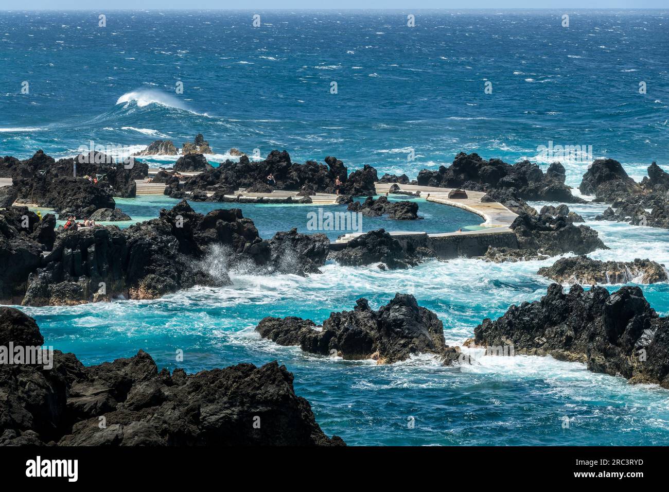 Die natürlichen Meerwasser-Lava-Pools in Porto Moniz, Insel Madeira, Portugal Stockfoto
