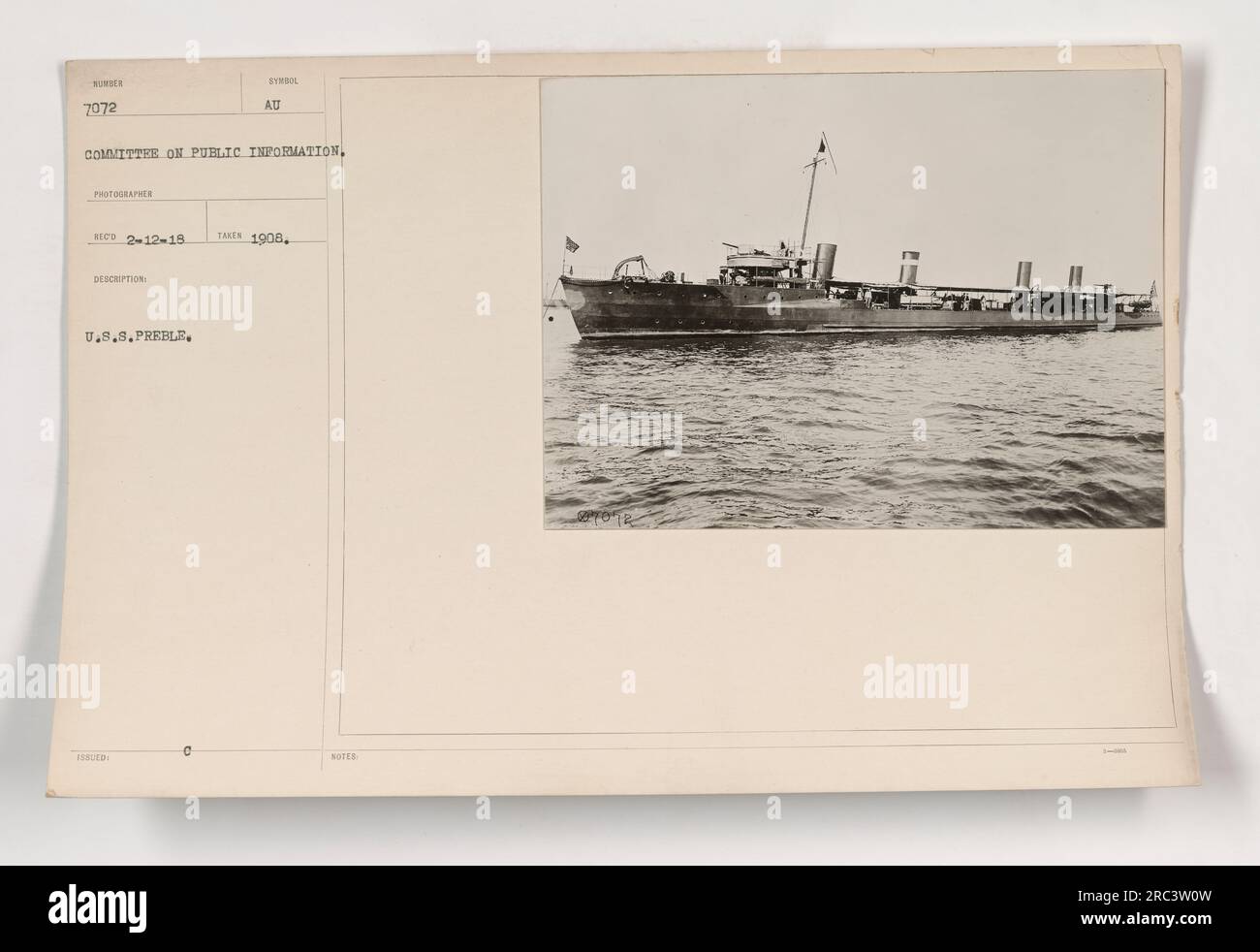 USS Preble ankerte im ersten Weltkrieg im Hafen. Auf dem Schiff wird das in 1908 ausgestellte Symbol angezeigt. Stockfoto