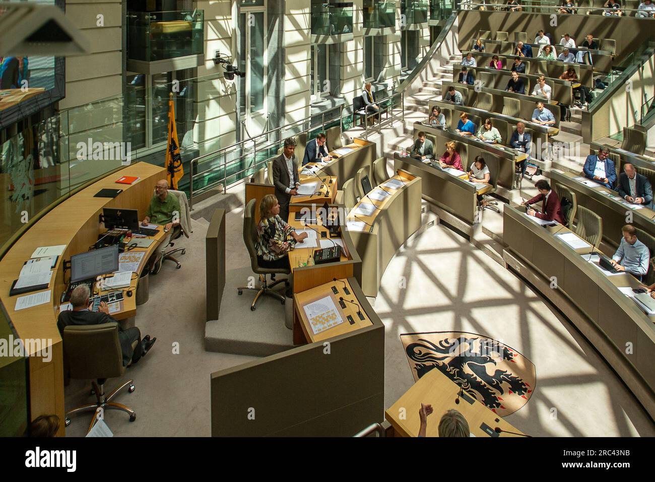 Brüssel, Belgien. 12. Juli 2023. Abbildung zeigt eine Plenarsitzung des Flämischen Parlaments am Mittwoch, den 12. Juli 2023 in Brüssel. BELGA FOTO JAMES ARTHUR GEKIERE Kredit: Belga News Agency/Alamy Live News Stockfoto