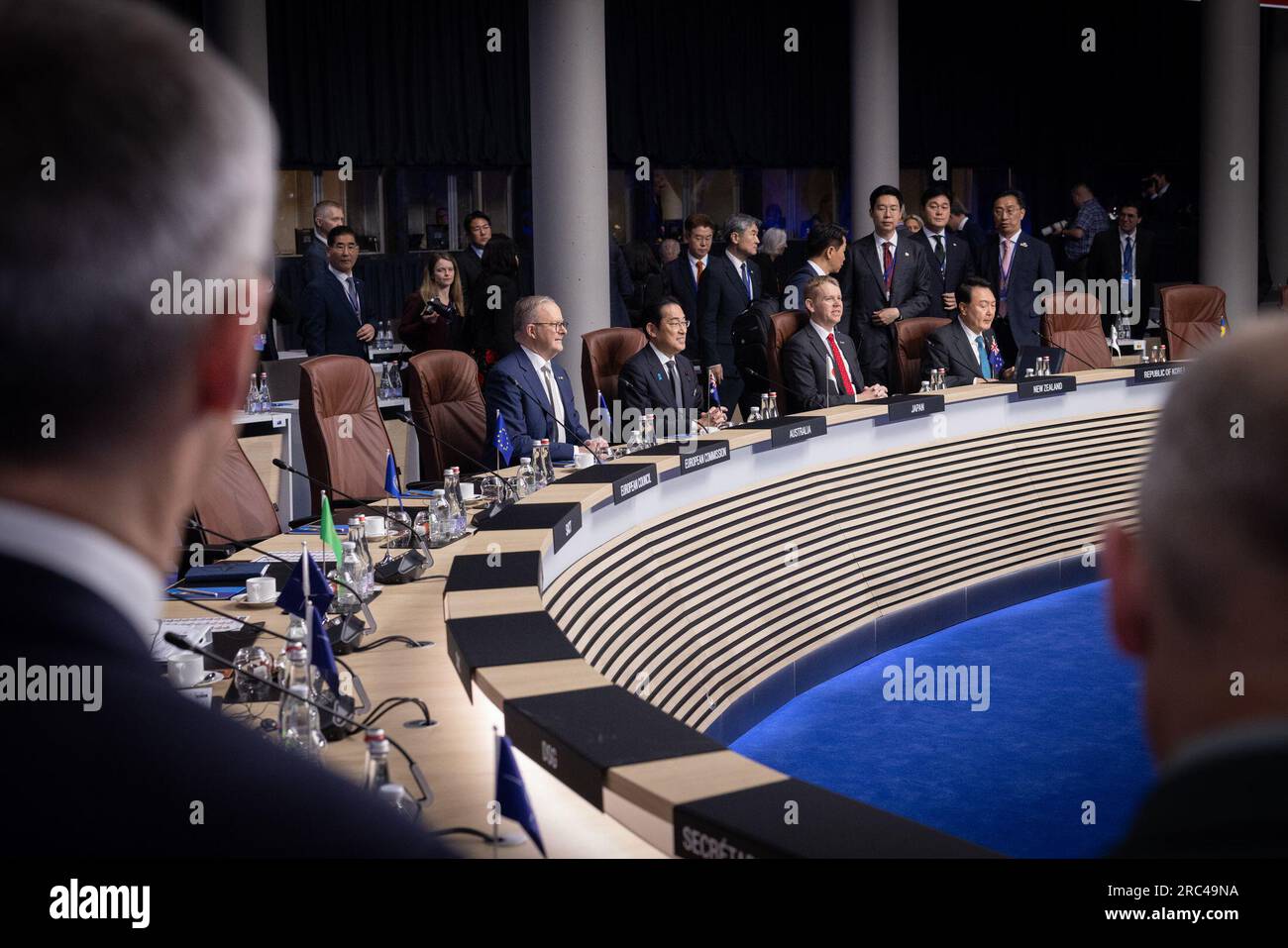 Vilnius, Litauen. 12. Juli 2023. Von links nach rechts: Anthony Albanese (Premierminister Australiens); Fumio Kishida (Premierminister Japans); Christopher Hipkins (Premierminister Neuseelands); Präsident Suk Yeol Yoon (Repbulic von Korea) während des 2023. NATO-Gipfels von Vilnius am 11. Juli 2023 in Vilnius, Litauen. (Foto von NATO via Credit: SIPA USA/Alamy Live News Stockfoto