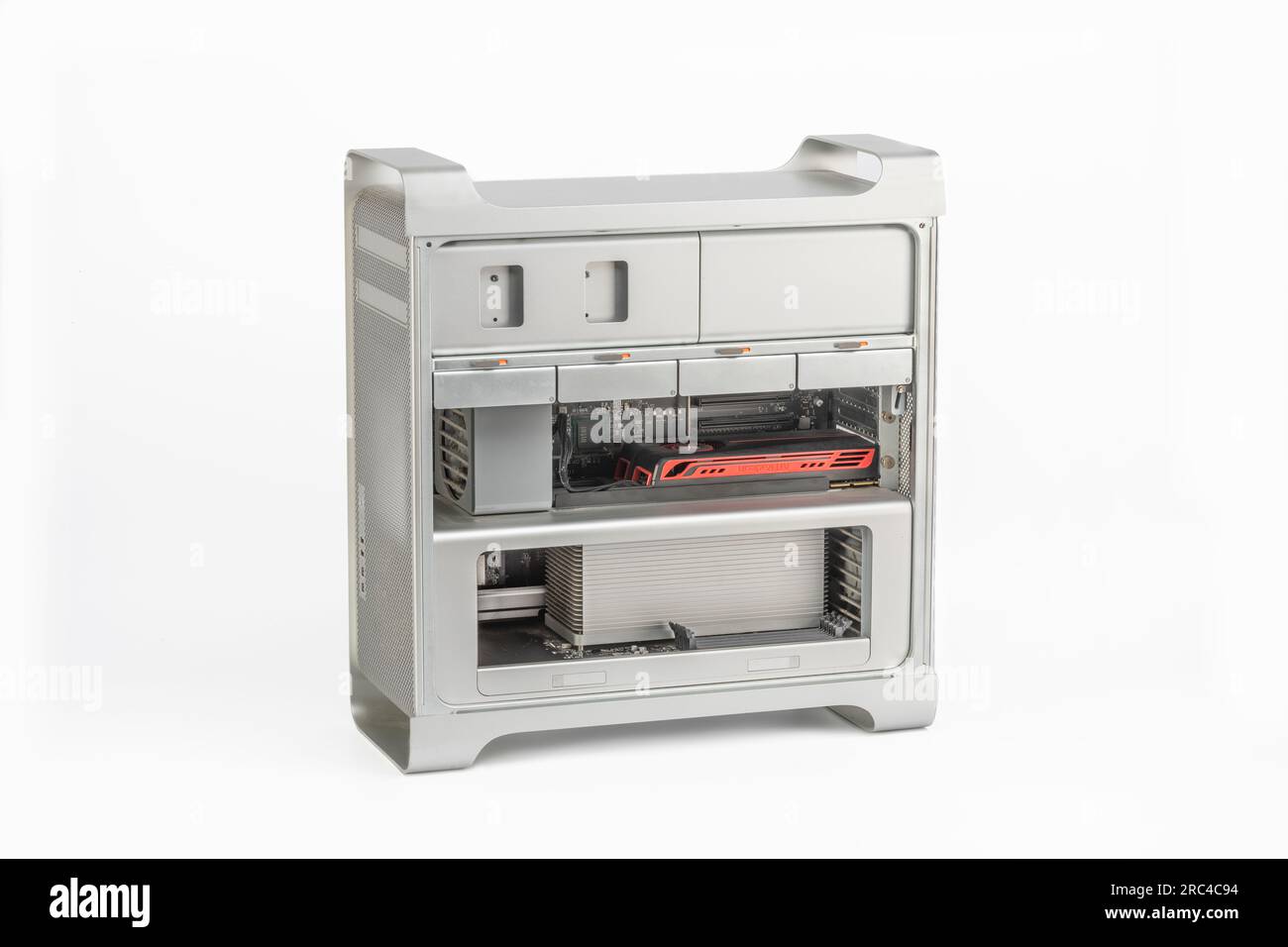 Seitenansicht des Innenraums eines Mid 2010 Apple Mac Pro Stockfoto