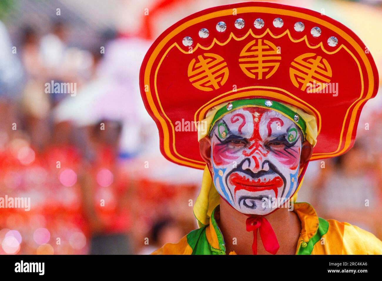 Darsteller in traditionellem Kostüm beim Tin Hau Festival, Hongkong, Sonderverwaltungsregion Hongkong der Volksrepublik China Stockfoto