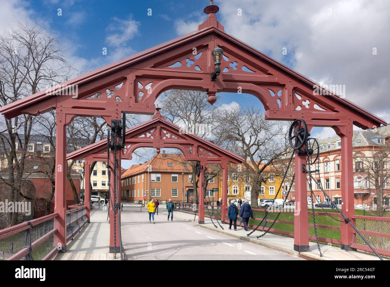 17. Century The Lykkens Portal on Old Town Bridge (Gamle bybro), City Centre, Trondheim, Trøndelag County, Norwegen Stockfoto