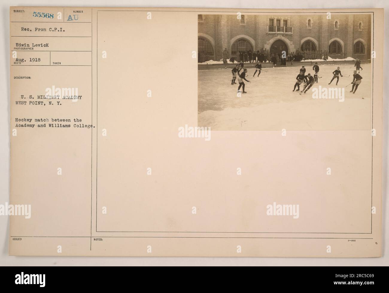 Bild eines Hockeyspiels an der United States Military Academy in West Point, New York, im August 1918. Das Spiel umfasst sowohl die Academy als auch das Williams College, wie vom Fotografen Edwin Levick dokumentiert. Stockfoto