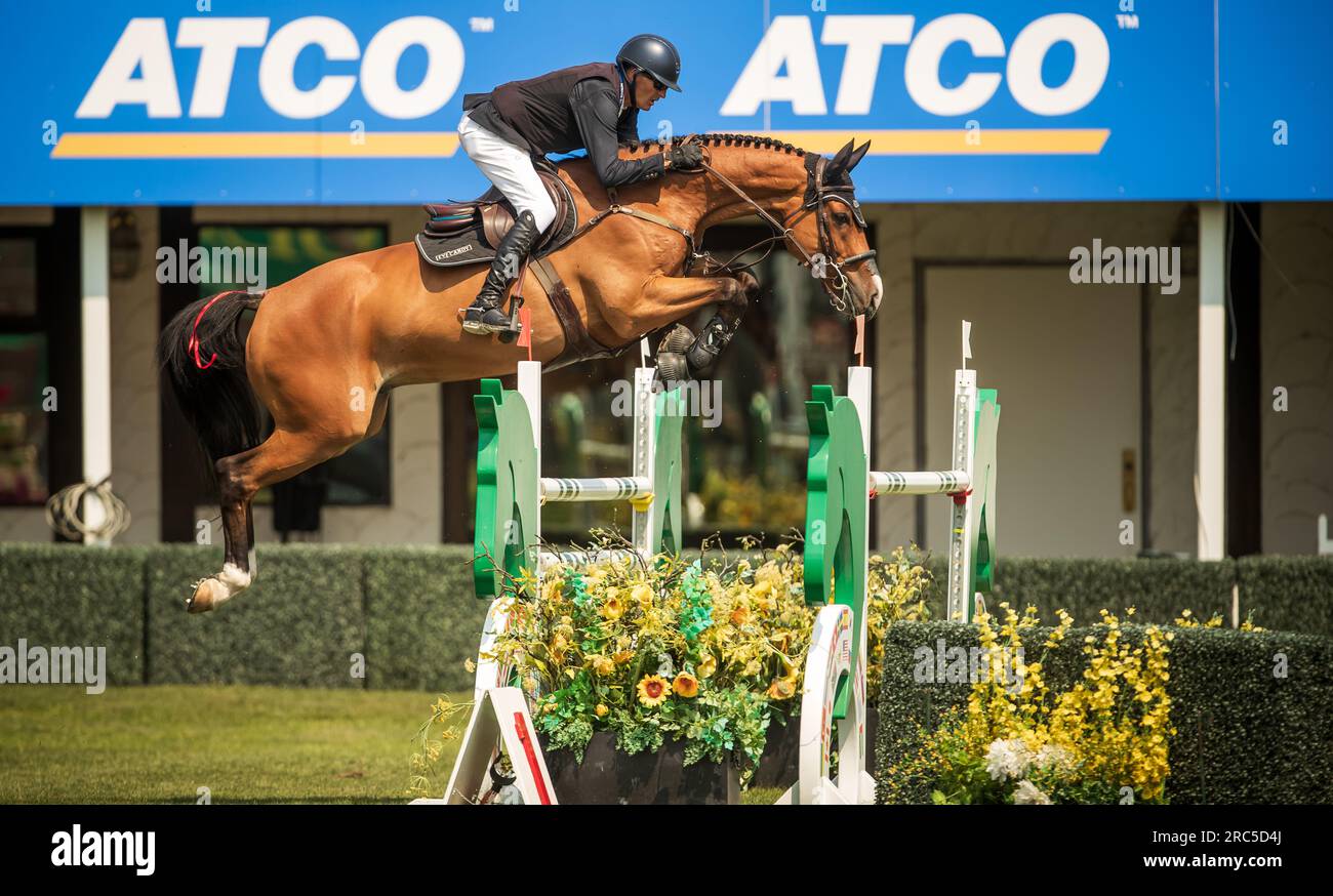 Paul O'Shea aus Irland nimmt am Rolex North American Grand Prix in Spruce Meadows Teil. Stockfoto