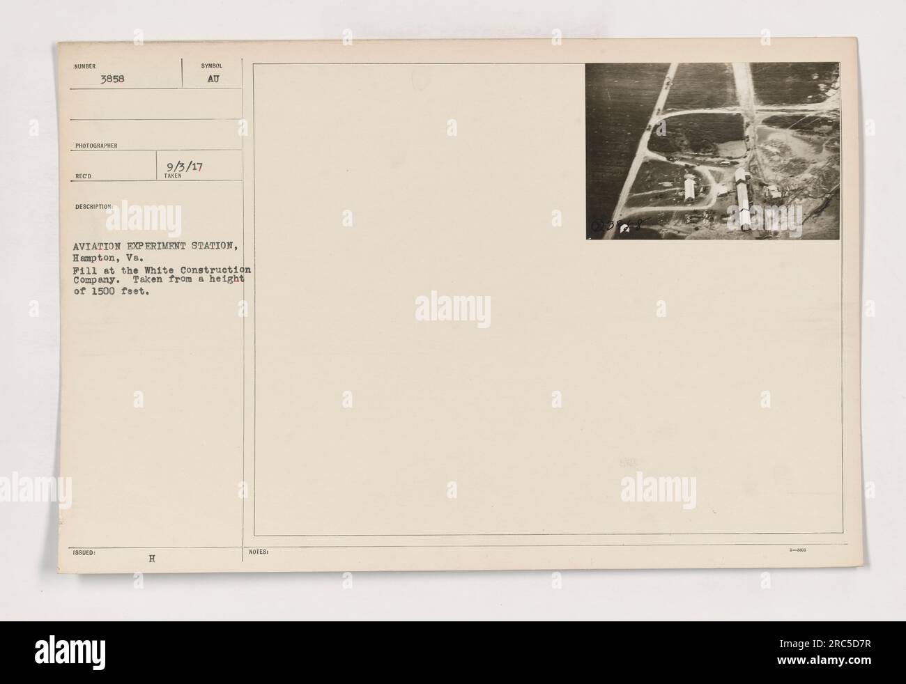 Luftaufnahme der Aviation Experiment Station in Hampton, Virginia, aufgenommen von einem Fotografen der White Construction Company am 3. September 1917. Das Bild wurde aus einer Höhe von 1500 Metern aufgenommen und bietet einen Überblick über die Station und ihre Umgebung. Stockfoto