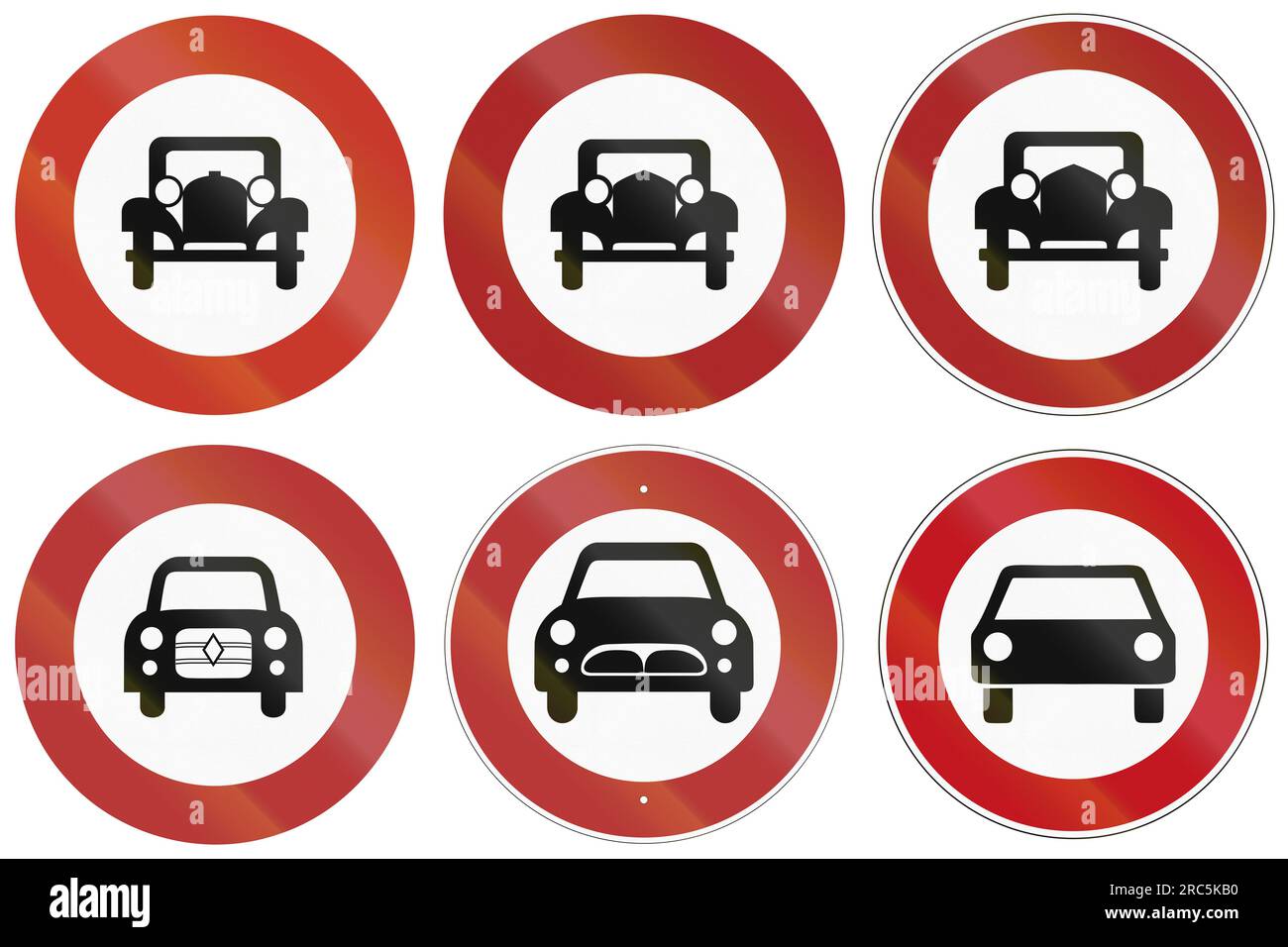 Sammlung historischer und moderner Verkehrsschilder (unten rechts), die die Durchfahrt für Autos in Deutschland verbieten. Stockfoto