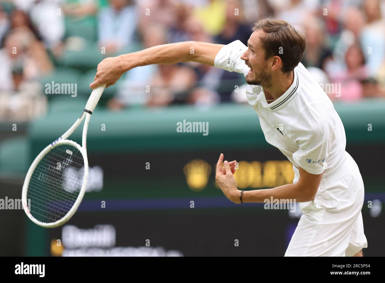 12. Juli 2023; All England Lawn Tennis and Croquet Club, London, England: Wimbledon Tennis Tournament; Daniil Medvedev während seines Spiels Christopher Eubanks Credit: Action Plus Sports Images/Alamy Live News Stockfoto