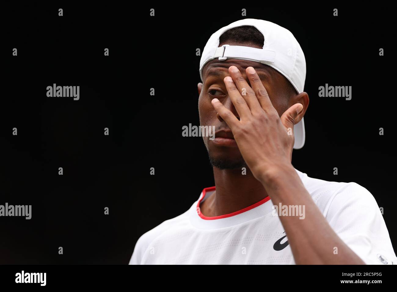 12. Juli 2023; All England Lawn Tennis and Croquet Club, London, England: Wimbledon Tennis Tournament; Christopher Eubanks während seines Spiels Daniil Medvedev Credit: Action Plus Sports Images/Alamy Live News Stockfoto