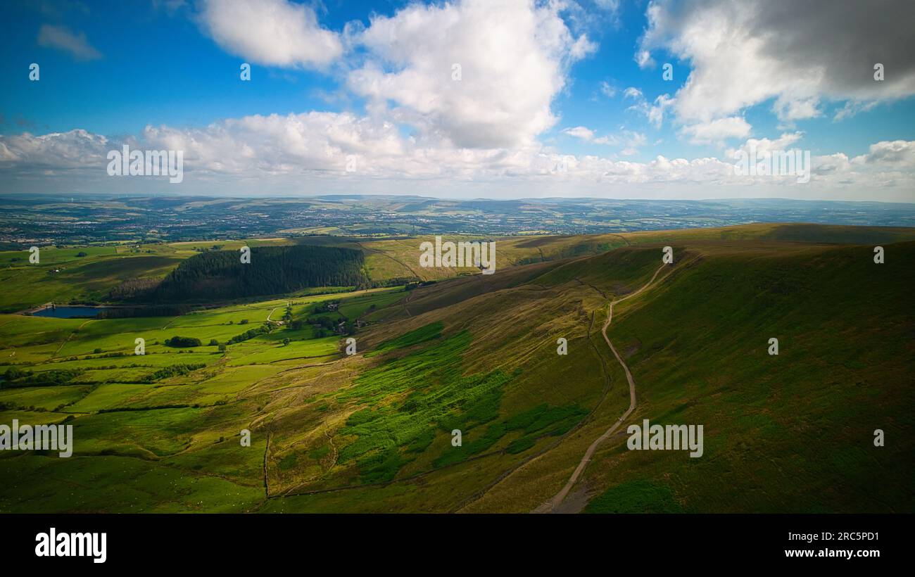 Fantastische Aufnahmen in Pendle Hill mit einer Drohne Stockfoto