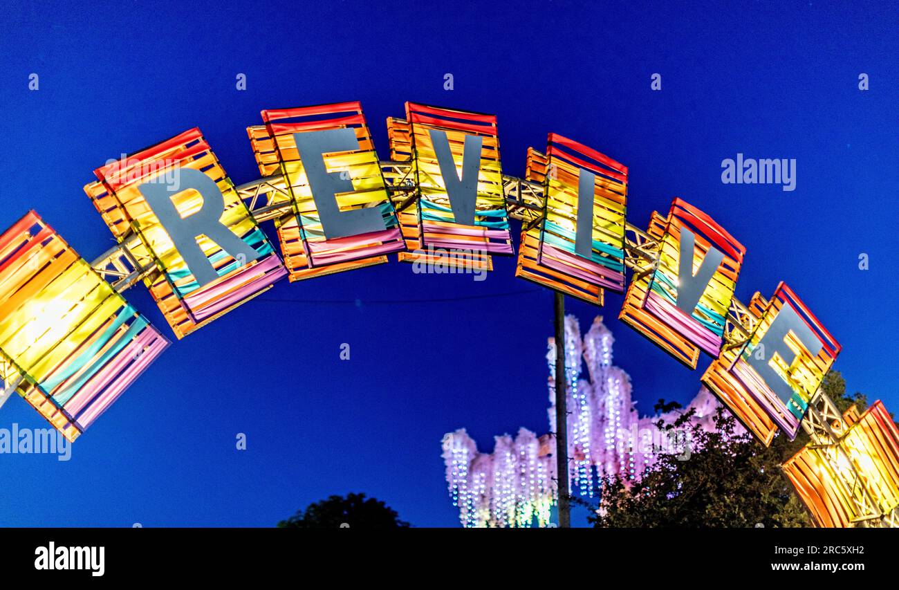 Beleuchtetes Schild bei Night Glastonbury Festival UK Stockfoto