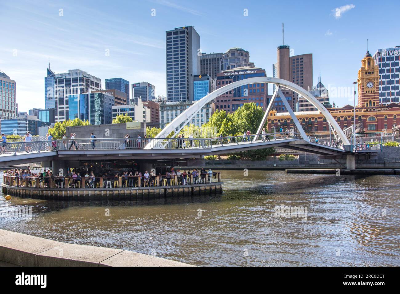 Southgate Fußgängerbrücke am Yarra River Stockfoto