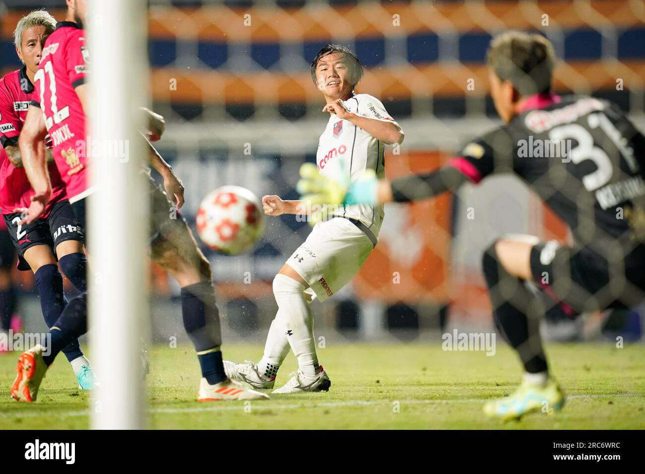 Osaka, Japan. 12. Juli 2023. Masaya Shibayama (Ardija) Fußball : 3. Runde zwischen Cerezo Osaka 3-1 Omiya Ardija im YODOKO Sakura Stadion während der japanischen Fußball-Meisterschaft des Kaisers JFA 103. in Osaka, Japan . Kredit: SportsPressJP/AFLO/Alamy Live News Stockfoto