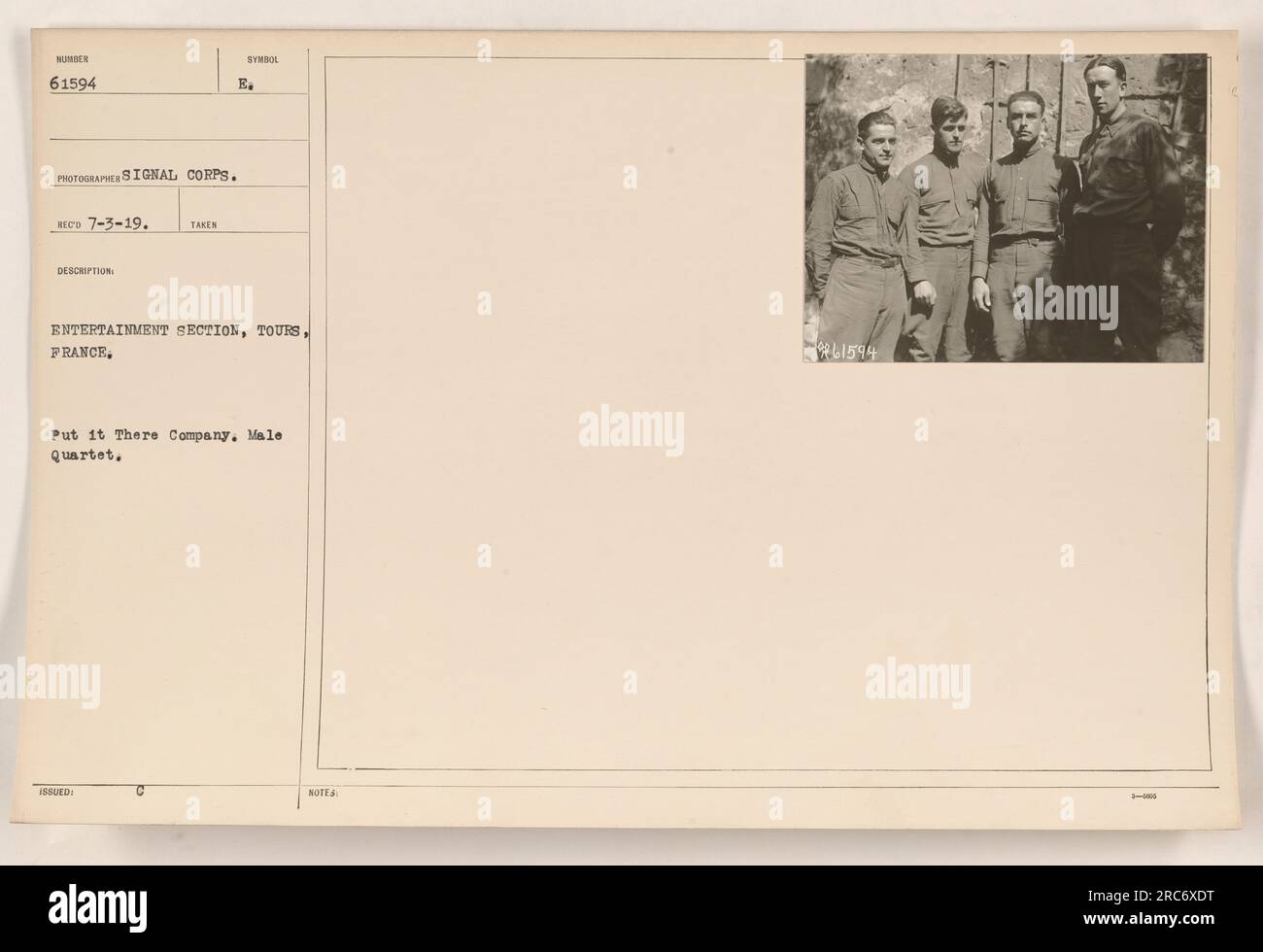 Entertainment Section, Tours, Frankreich. Dieses Foto, das vom Signalkorps am 3. Juli 1919 aufgenommen wurde, zeigt das männliche Quartett Nummer 61594 der Put IT There Company. Es wurde von der Entertainment Section in Tours, Frankreich, herausgegeben. Weitere Hinweise erwähnen den Ort als Synol E2. Stockfoto