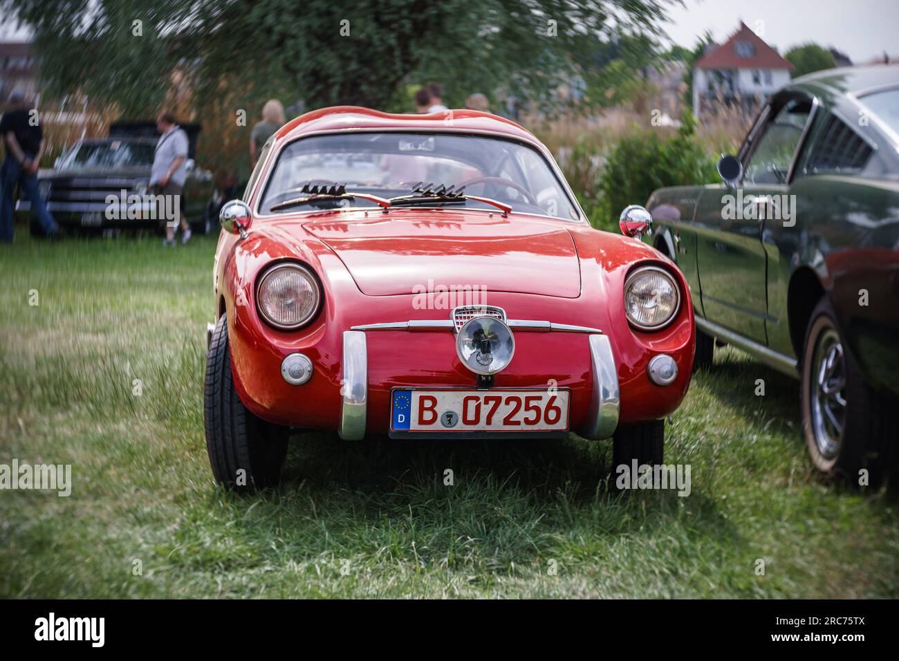 WERDER (HAVEL), DEUTSCHLAND - 20. MAI 2023: Der Sportwagen Fiat-Abarth 750 Zagato 'Double Bubble'. Bokeh, Kunstlinse. Stockfoto