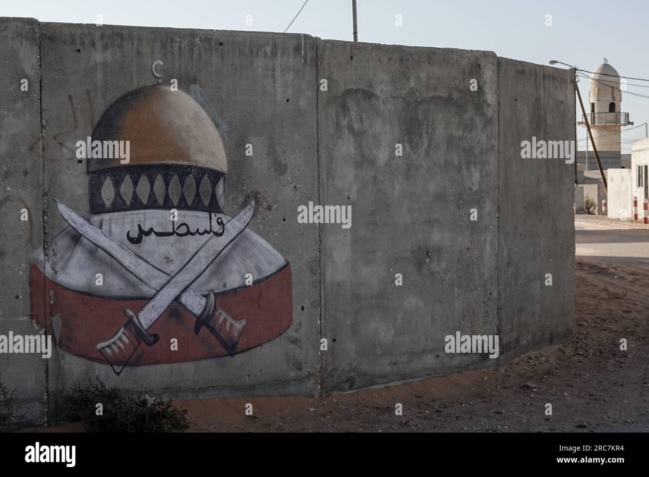 Tseelim, Israel. 12. Juli 2023. Das Tseelim IDF Urban Warfare Training Center in Israels südlicher Negev-Wüste besteht aus einer nachgeahmten Stadt im arabischen Stil im Nahen Osten mit mehrstöckigen Gebäuden, kleinen Häusern, Moscheen und einem simulierten Hamas-Tunnel. Es ist ein 19 Quadratkilometer großes Ausbildungszentrum mit dem Spitznamen Baladia (Arabisch für Stadt), in dem Soldaten in städtischen Kriegsführungstechniken unterrichtet werden. Es wurde für die Ausbildung verschiedener militärischer Organisationen wie der US-Armee und der UN-Friedenstruppen verwendet. Kredit: Nir Alon/Alamy Live News. Stockfoto