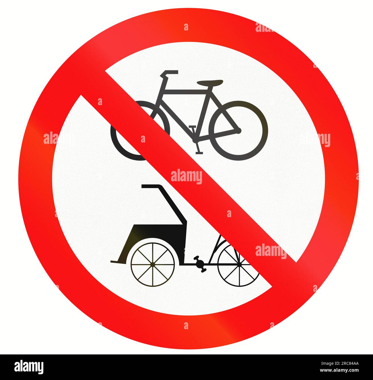 Indonesisches Verkehrszeichen, das Fahrräder und Fahrräder verbietet. Stockfoto