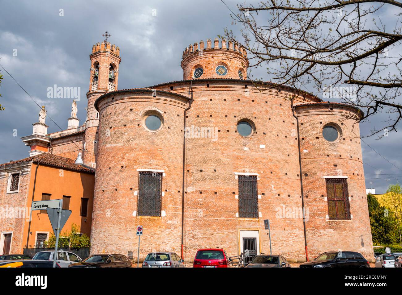 Padua, Italien - 4. April 2022: Madonna Addolorata al Torresino oder Santa Maria del Pianto oder Santa Maria del Torresino römisch-katholische Gemeinde Kirchenstandort Stockfoto