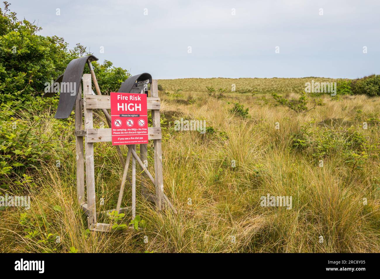 National Nature Reserve at Winterton Dunes High risk at Fire Schild. Stockfoto