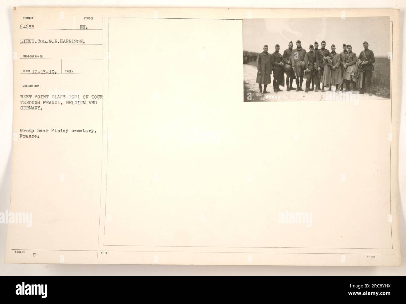 West Point Klasse 1921 während ihrer Tour durch Frankreich, Belgien und Deutschland. Sie sind in der Nähe des Friedhofs von Ploisy in Frankreich abgebildet. Das Foto wurde von Oberstleutnant G.R. aufgenommen Harrison am 13. Dezember 1919. Dieses Bild ist Teil der Sammlung Nr. 64655. Stockfoto