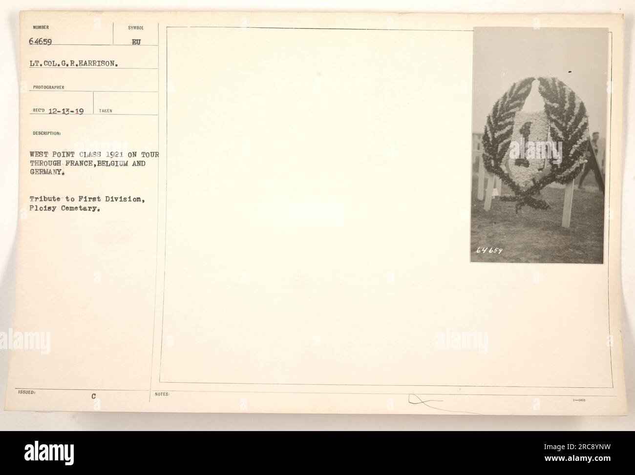Die West Point-Klasse 1921 zollt der ersten Division auf dem Ploisy Cemetery während ihrer Tour durch Frankreich, Belgien und Deutschland Tribut. Foto von Lieutenant Colonel G.R. Harrison. Eingegangen am 13. Dezember 1919. (64659) Stockfoto