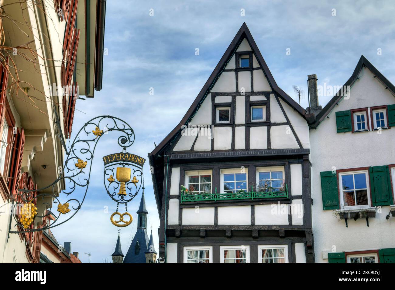 Fachwerk-Ensemble und Lokal Feyerabend in der Altstadt von Bad Wimpfen im Kraichgau, Landkreis Heilbronn, Baden-Württemberg, Süddeutschland, Deutschl Stockfoto