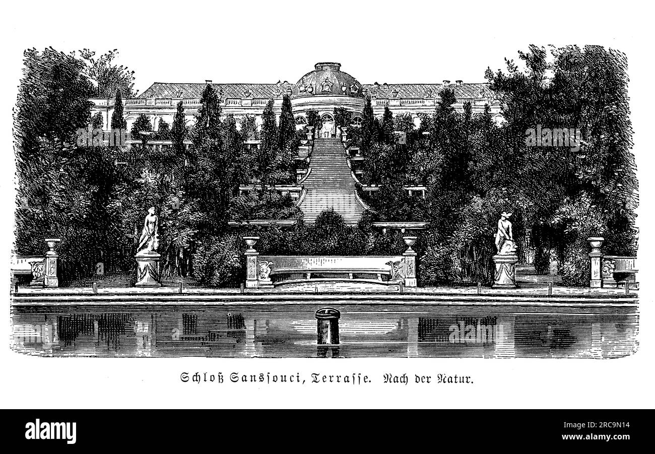 Schloss Sanssouci in Potsdam ist ein herrlicher Palast, der für seine beeindruckende Architektur und historische Bedeutung bekannt ist. Das Schloss Sanssouci wurde im 18. Jahrhundert erbaut und von Frederick dem Großen, König von Preußen, als Sommerresidenz in Auftrag gegeben. Der Palast zeigt einen einzigartigen Rokoko-Stil, der durch seine eleganten und kunstvoll verzierten Designelemente charakterisiert ist. Der Name „Sanssouci“ bedeutet auf Französisch „ohne Sorgfalt“ und spiegelt Fredericks Wunsch nach einem Ort der Entspannung und des Genusses abseits der Formalitäten des Gerichtslebens wider. Der Palast ist von wunderschönen Gärten und Terrassen umgeben Stockfoto