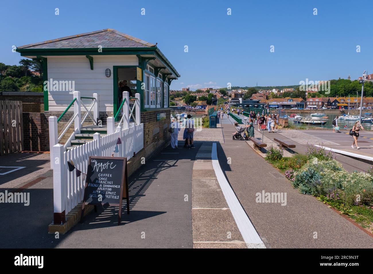 Folkestone, Vereinigtes Königreich - 9. Juli 2023: Bahnhof Folkestone Harbour Stockfoto