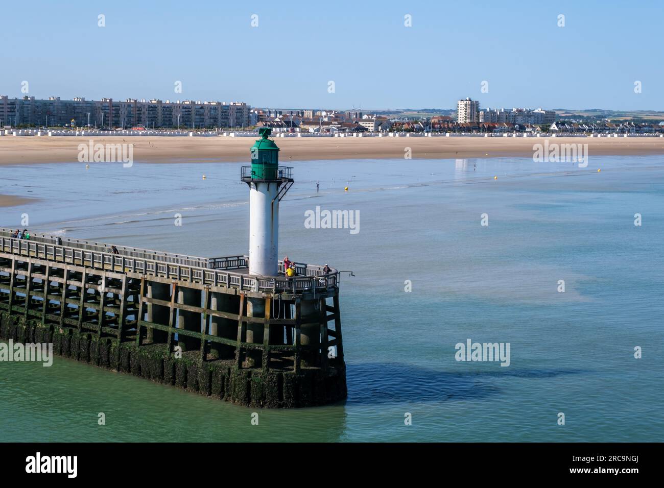 Calais, Frankreich - 9. Juli 2023: West Jetty von der Fähre Stockfoto