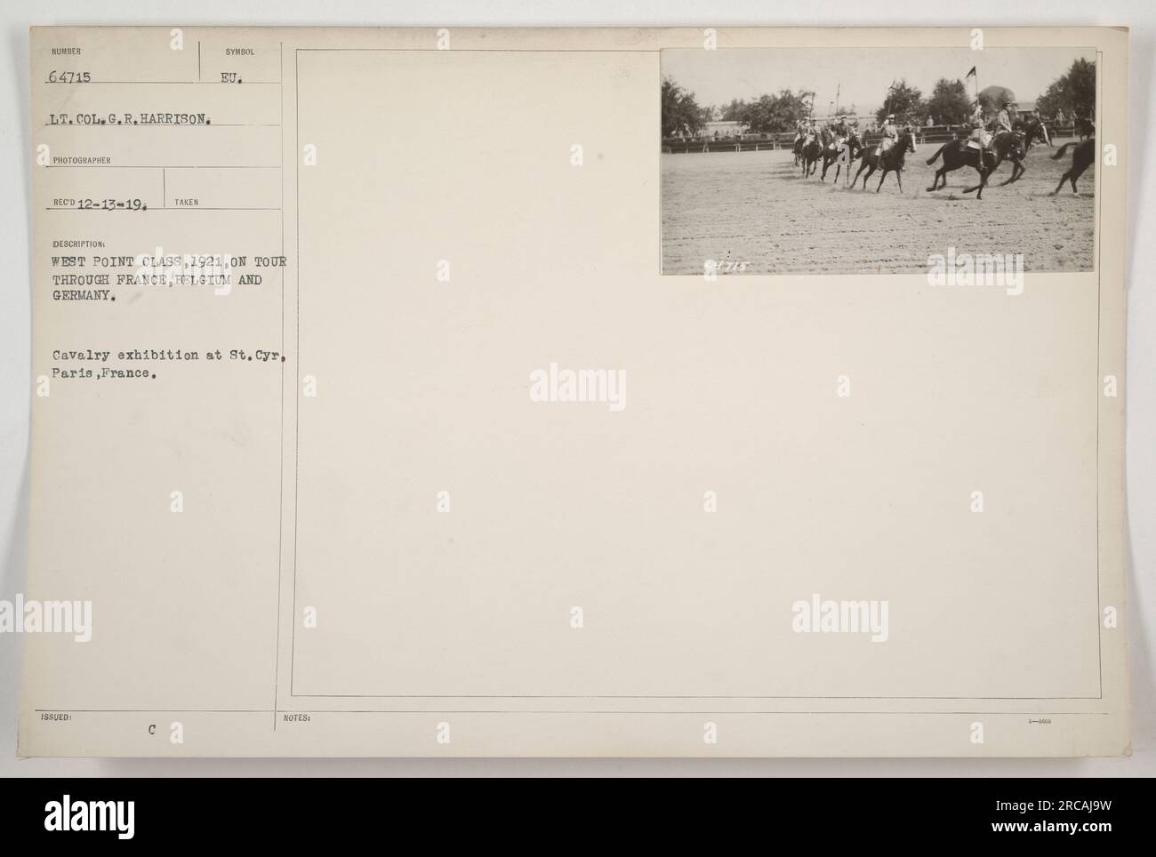 West Point Klasse 1921 mit Besuch Frankreichs, Belgiens und Deutschlands auf einer Tour. Dieses Foto zeigt eine Kavallerieausstellung in St. Cyr in Paris, Frankreich. Der Fotograf ist LT. Oberstleutnant G.R. Harrison. Das Bild ging am 13. Dezember 1919 ein. Stockfoto