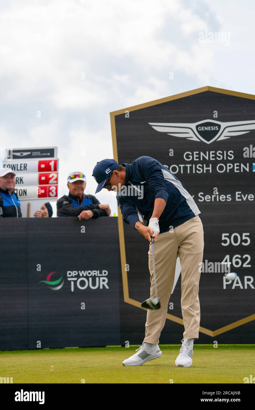 North Berwick, East Lothian, Schottland, Großbritannien. 13. Juli 2023 Rickie Fowler schlägt am 7. Loch bei den Genesis Scottish Open im Renaissance Club in North Berwick ab. Iain Masterton/Alamy Live News Stockfoto