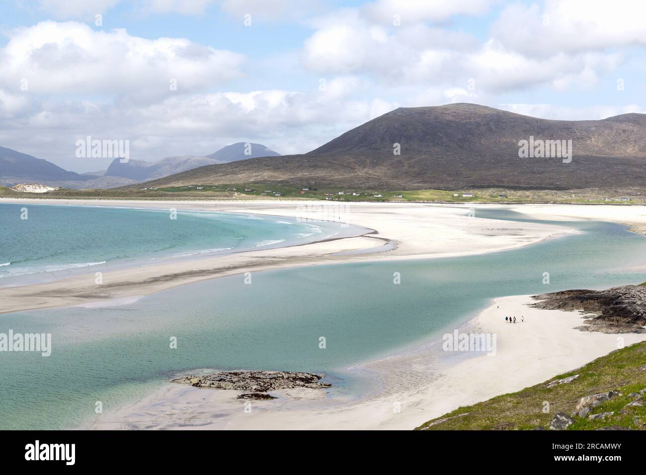 Luskentyre Bay, Harris, Äußere Hebriden. Von Seilebost aus blickt man auf den weißen Gezeitenstrand in Richtung Norden zum Beinn Dhubh Mountain Stockfoto