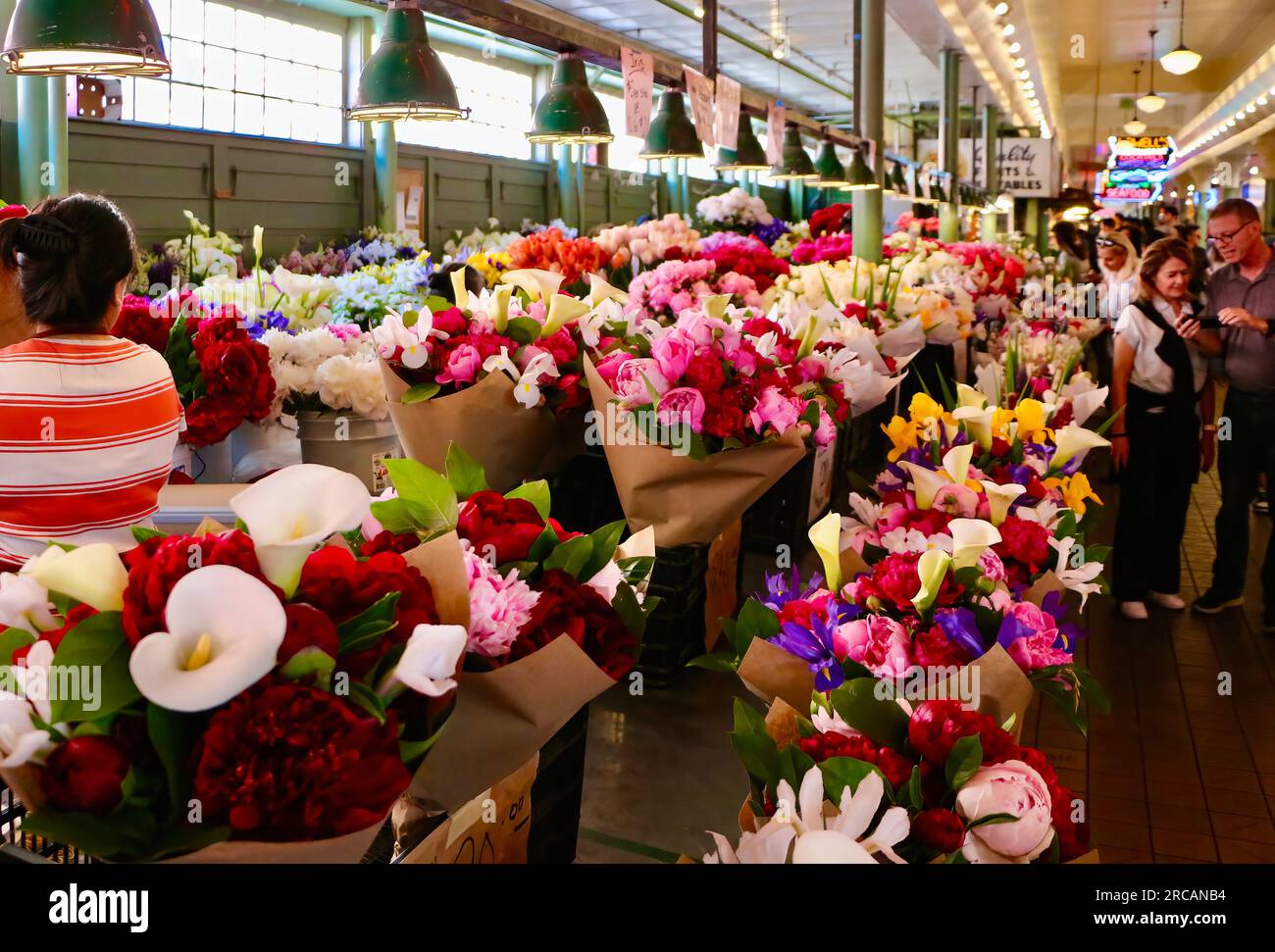 Hmong Flower Farmers steht im Pike Place Market Seattle Washington State USA Stockfoto