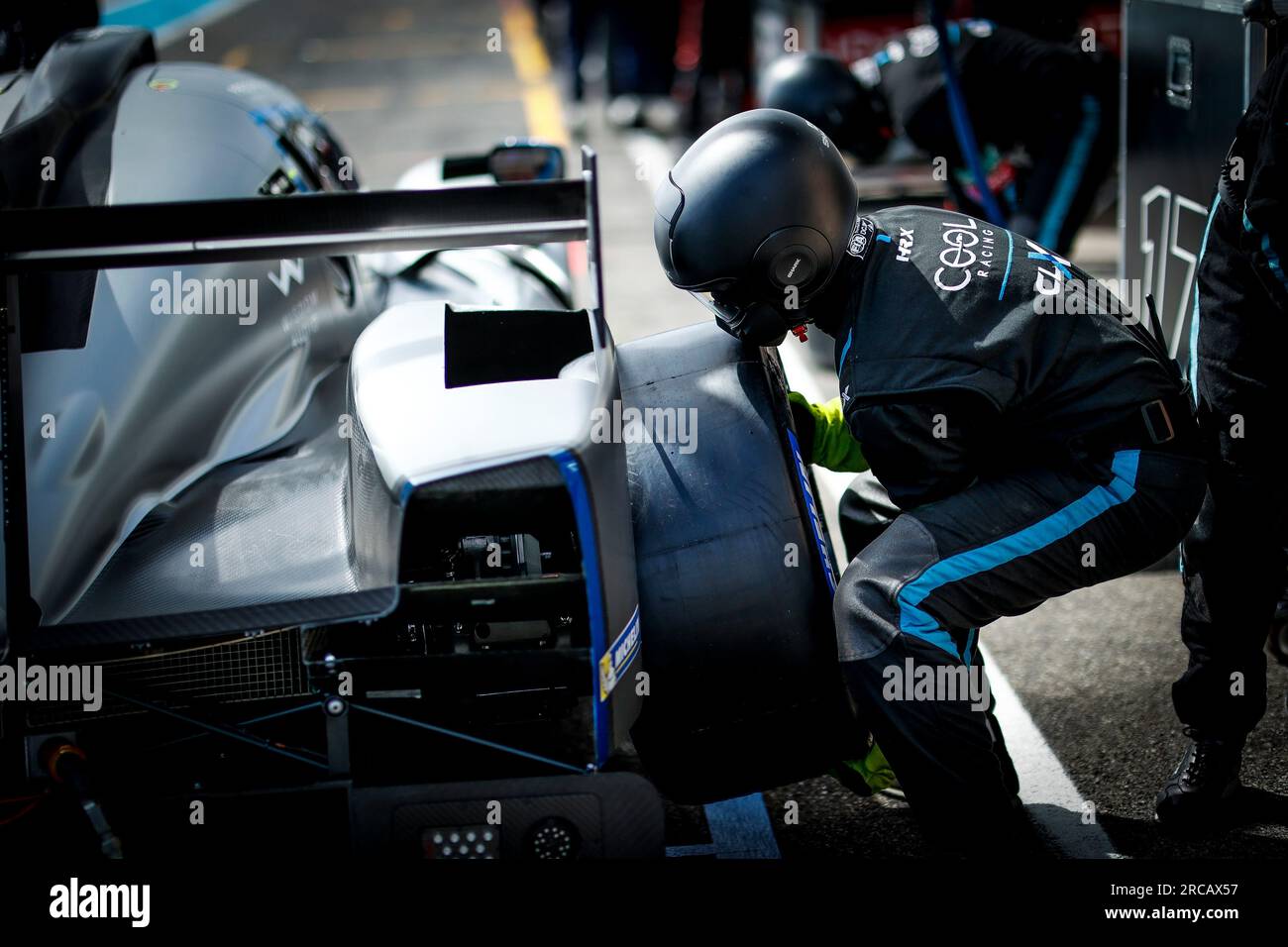 Le Castellet, Frankreich. 13. Juli 2023. Reifen, Druckluftwechsel während der 4-stündigen Le Castellet 2023, 2. Runde der europäischen Le Mans Serie 2023 auf dem Circuit Paul Ricard vom 14. Bis 16. Juli 2023 in Le Castellet, Frankreich – Photo Paulo Maria/DPPI Credit: DPPI Media/Alamy Live News Stockfoto