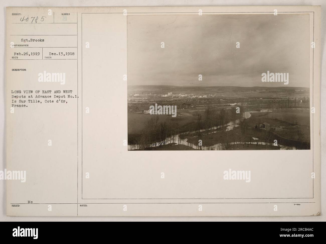 Luftaufnahme der östlichen und westlichen Depots am Advance Depot Nr. 1 in Sur Tille, Cote d'Or, Frankreich. Das Foto wurde am 26. Februar 1919 von Sergeant Brooks aufgenommen und unter der Beschreibungsnummer 40785 ausgestellt. Sie ging am 13. Dezember 1918 ein. Stockfoto