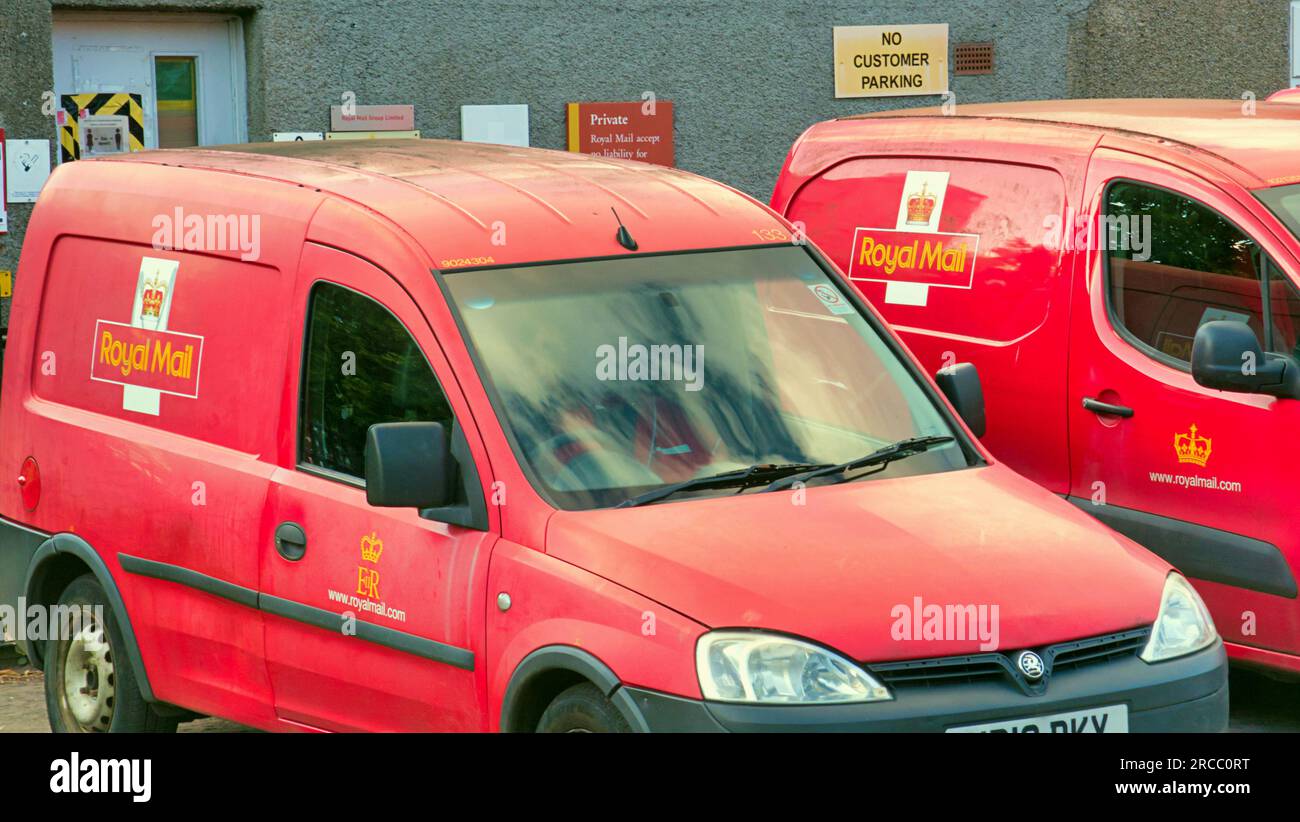 königliches Mail-Logo auf dem Lieferwagen Stockfoto
