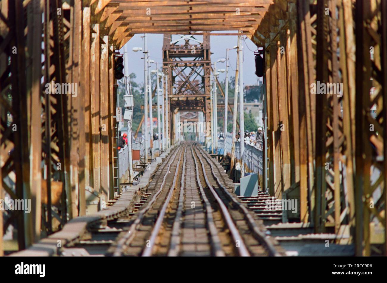 Ein sonniger Tag auf der Long-Bien-Brücke Stockfoto