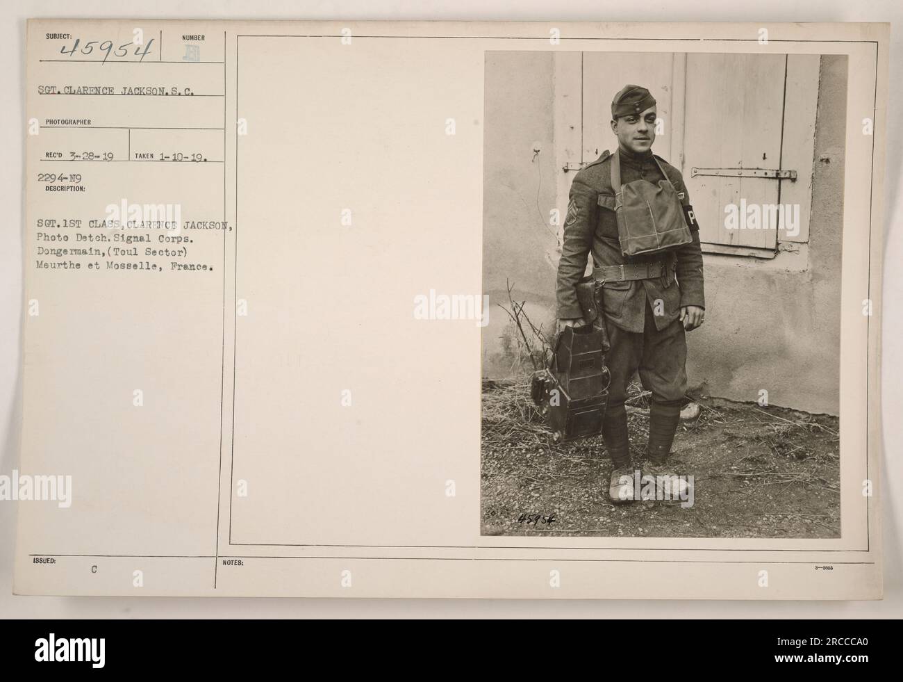 SGT. 1. KLASSE Clarence Jackson vom Signalkorps in Dongermain, Frankreich. Das Foto wurde am 10. Januar 1919 aufgenommen. SGT. Jackson war Teil der militärischen Aktivitäten im Ersten Weltkrieg Stockfoto