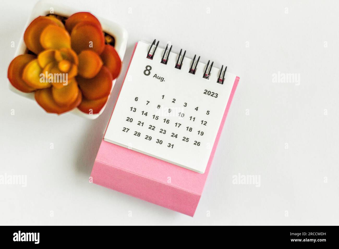 Desktop-Kalender für August 2023. Kalender für die Planung und Verwaltung jedes Datums Stockfoto